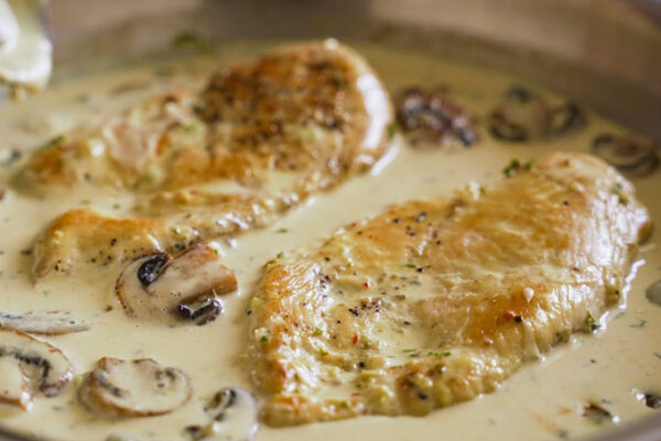 Chicken with Button Mushroom